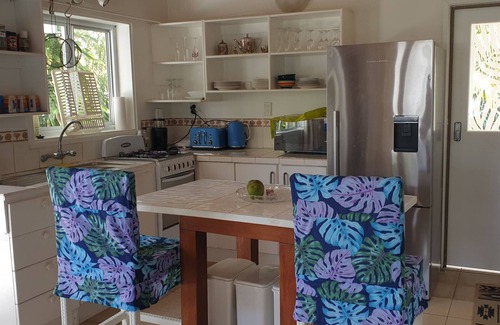 Avarua Cabaña | 2 BR, 2 bath, with lovely quiet beach, closeby Avarua town, Tamarind restaurant