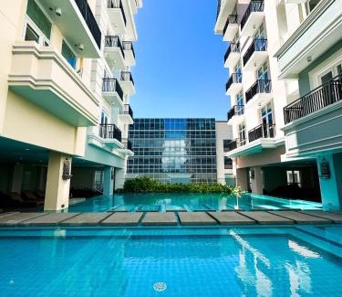 Iloilo Apartamento | 2 BR 5 pax Spacious Elegant Condo in Saint Dominique, Megaworld, Iloilo City