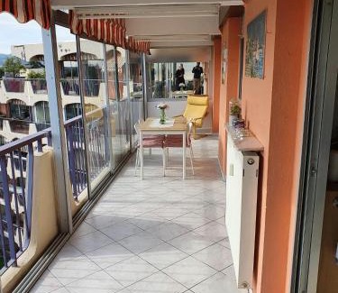 Mandelieu-La-Napoule Apartamento | 2 BR apartment in Mandelieu with shared pool- 2301