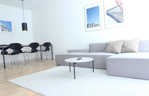 Frederiksberg C Apartamento | Great 2-bed w/ balcony - 238