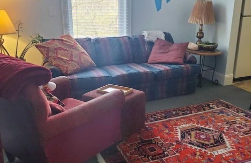 Cincinnati Apartamento | 2 BR Apt. Near Hyde Park and Downtown