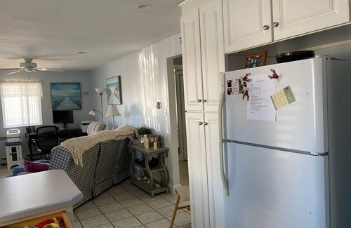 Hampton Condominio | 2 BR CONDO 2 MIN. WALK TO OCEAN/BEACH