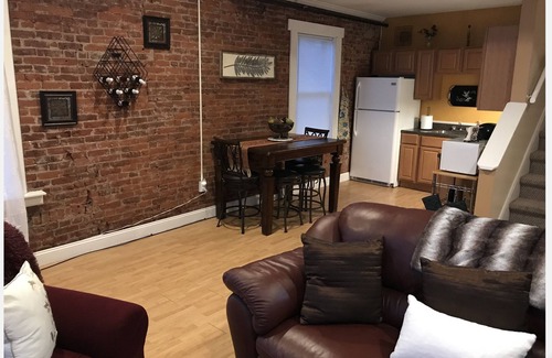 Scranton Apartamento | 2 BR Executive w/Iconic Views in Historic Scranton