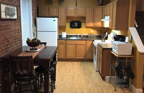Scranton Apartamento | 2 BR Executive w/Iconic Views in Historic Scranton