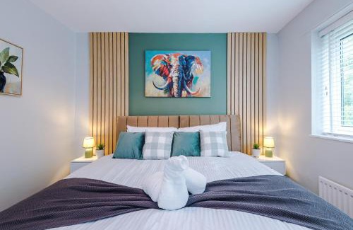 Broadheath Casa | 2 BR House By Eason Stays Short Lets & Serviced Accommodation Wythenshawe With Free Parking