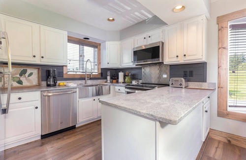 Blowing Rock Condominio | Recientemente renovado en Chetola Resort con todas las comodidades, a pie de Main St Blowing Rock