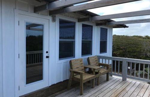 George Town Apartamento | 2 BR KESTREL COTTAGE with Exclusive Beach Park