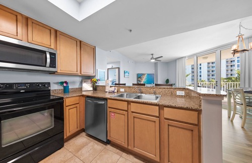 Indian Bayou Condominio | 2 BR King Suite walk/shuttle to Beach, 11,Pools