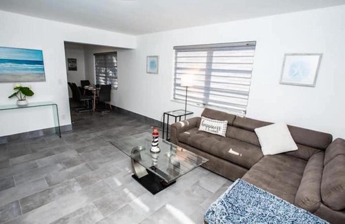 Davie Casa | 2 BR Lakefront Town House Kids Friendly/ Davie lake