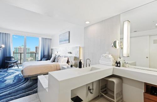 Central Beach Apartamento | 2 BR Luxury Beach Apartment with Resort Amenities