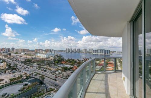 Sunny Isles Beach Hotel | 2 BR Luxury Suite in Marenas Beach Resort 2508 condo