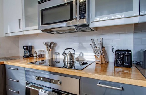 Petworth Apartamento | 2-BR Petworth Pad / Walk to METRO Subway