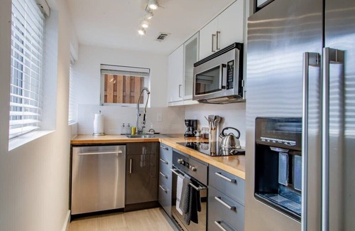 Petworth Apartamento | 2-BR Petworth Pad / Walk to METRO Subway