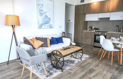 Downtown Toronto Apartamento | 2 BR plus DAN at heart Toronto downtown