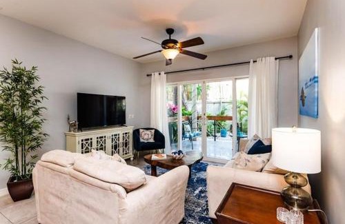 Potrero Casa | 2 BR Pool and Beach Walkable