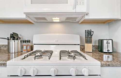 Oakwood Hills Casa | 2 BR remodeled home near Cary/Crystal Lake/McHenry
