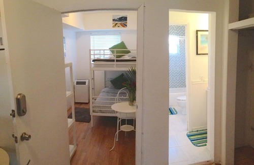 West Avenue Hotel | 2 BUNK BED SUITES - DORMITORIO 24: HOT TUB - BBQ - ¡CAMINA A TODO!