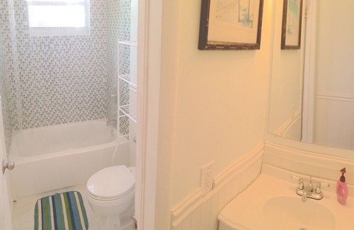 West Avenue Hotel | 2 BUNK BED SUITES - DORMITORIO 24: HOT TUB - BBQ - ¡CAMINA A TODO!