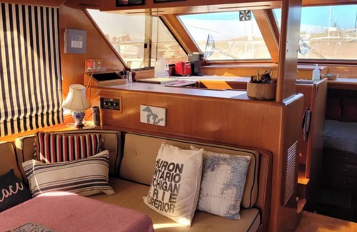 Bay Harbor Alquiler De Eote | 2 Cabin Classic Yacht in Petoskey's Bay Harbor