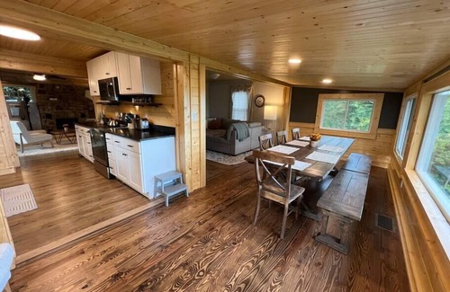Apple Ridge Cabina | 2 Cabins, 100 Mile Views, Hot Tub, 2½ miles to BR