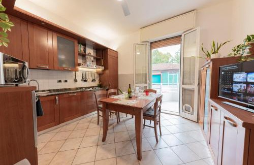 Forli Apartamento | 2 Camere 5 ospiti Parcheggio Gratis Recintato, Vicino a Università, Ospedali, Centro, Stazione, Aeroporto, Romagna