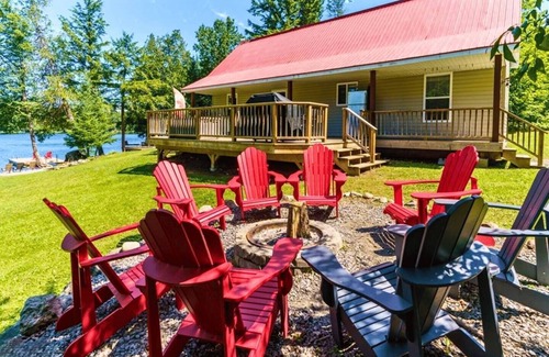 South River Cabaña | 2 Chalets-Hot Tub, sleeps 10, private sandy beach!