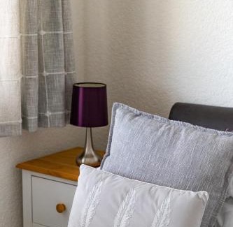 Newquay Apartamento | 2 Chatsworth Riverscape Apartments - Peaceful apartment in great location with free parking overlooking the Gannel just a short walk from Newquays incredible beaches and local amenities