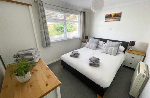 Newquay Apartamento | 2 Chatsworth Riverscape Apartments - Peaceful apartment in great location with free parking overlooking the Gannel just a short walk from Newquays incredible beaches and local amenities