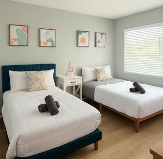 North Beach Apartamento | 2 Coastal Units Walk to Beach Patio Parking