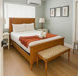 North Beach Apartamento | 2 Coastal Units Walk to Beach Patio Parking