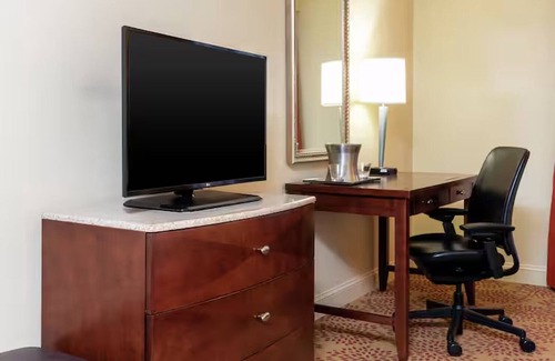 Grand Rapids Casa | 2 Comfortable Rooms w/Family Amenities, Pool Access & Free Airport Shuttle