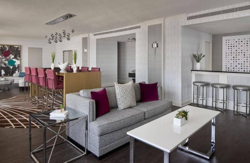 Crystal City Casa | 2 Connecting Suites at a 4⭐️ Hotel