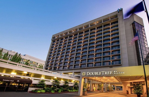 Lloyd District Casa | 2 Connecting Suites at a 4⭐️ Hotel
