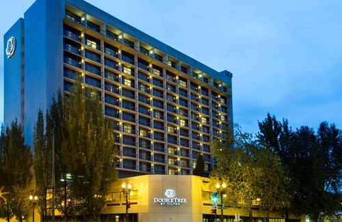 Lloyd District Casa | 2 Connecting Suites at a 4⭐️ Hotel