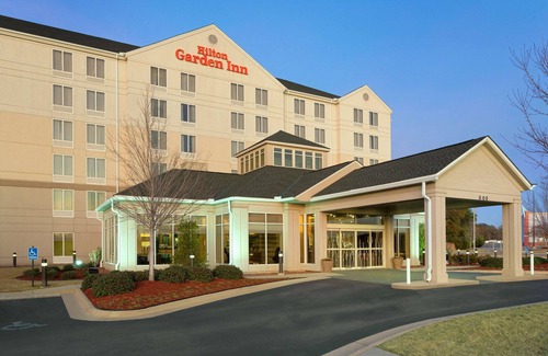 Tuscaloosa Casa | 2 Connecting Suites at a Hotel
