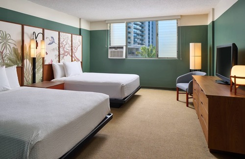 Ala Moana Hotel | 2 Convenient Rooms, Scenic Gardens, Outdoor Pool Relaxation, Near Ala Moana