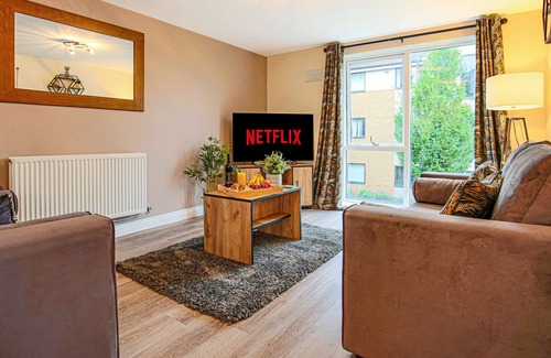 Milton Keynes Casa | (2) Countess Way - 2 bed, 2 bath apartment