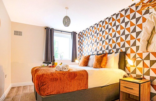 Milton Keynes Casa | (2) Countess Way - 2 bed, 2 bath apartment