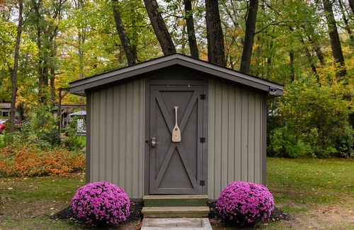 Lambton Shores Casa | 2 Cozy Cottages, Bunkie & Hot Tub