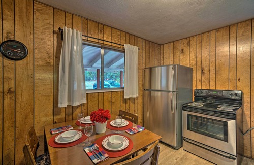 Island Park Cabaña | 2 Cozy Island Park Cabins w/ Near the Lake!