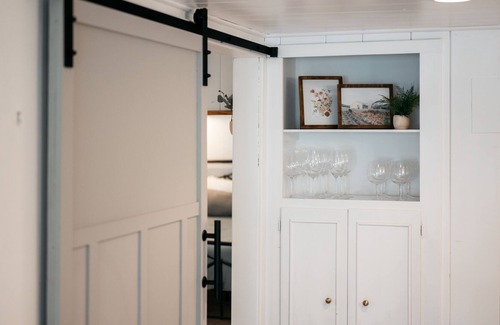 Cedar Cabaña | 2 Cozy Waterfront Cottages on Lime Lake