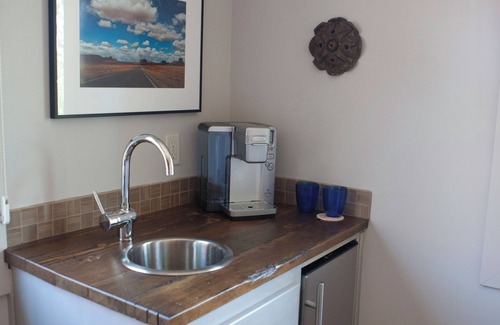 Paso Robles Casa | 2 Culinary Suites in the heart of Wine Country!