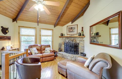 Beech Mountain Casa | 2 Decks, Mountain View Beech Mountain Cabin!
