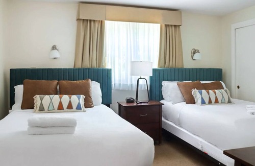 Beverly Hotel | 2 Double Rooms | The Beverly Hotel | w/ Kitchen & Close to Dane Street Beach
