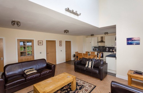 Linlithgow Apartamento | 2 Eden Cottage - sleeps 8 guests in 3 bedrooms