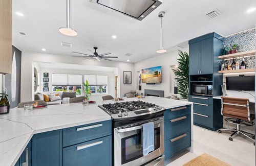Tarpon River Casa | 2-Family Retreat: Pool, Gym, Near Beach & Las Olas