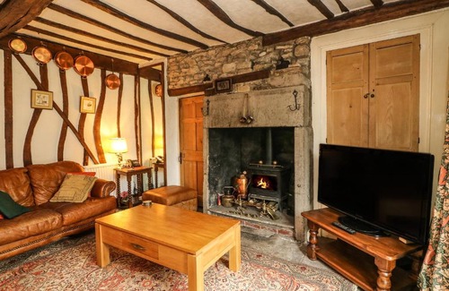 Burton Casa | 2 Fern Terrace