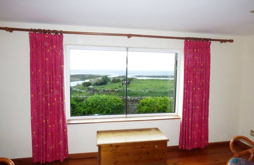 Tullaghan Cabaña | 2 FISHERY COTTAGES, pet friendly in Bundoran, County Donegal