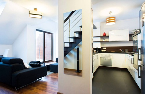 Wola Duchacka Apartamento | Apartamento de 2 plantas con sauna y jacuzzi.