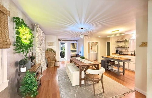Hudson Casa | 2 FUN Apt w/2 Private Hot Tubs | 4BR, 2BA